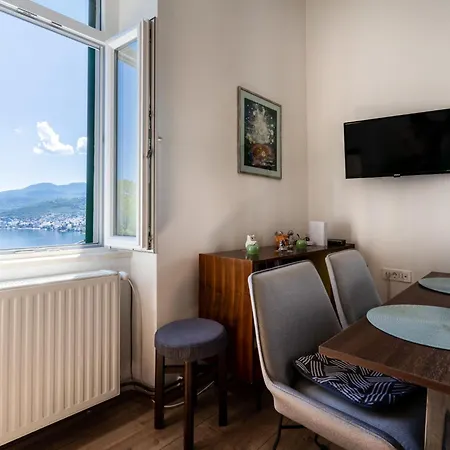 Chloee By Interhome * Rijeka